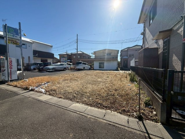 南道路に面し陽当り良好！敷地約43坪・自由設計で夢のマイホームはいかがでしょうか！建築条件なし・お好きなハウスメーカーで建築可能です！松之木小学校まで徒歩約5分(350ｍ)、お子様の通学に安心です！