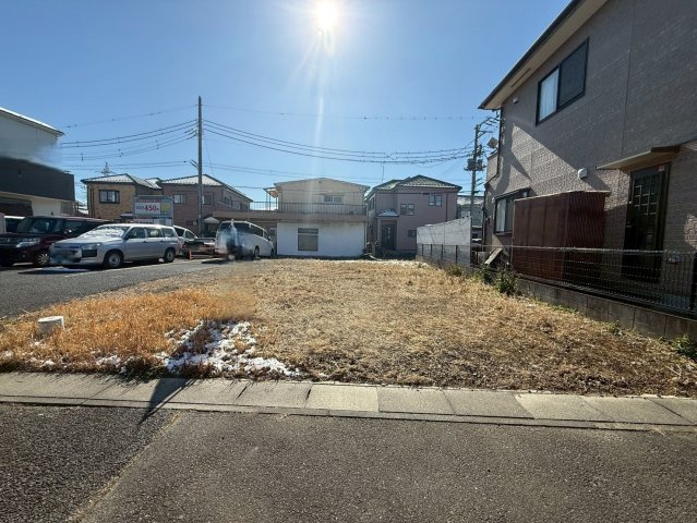 南道路に面し陽当り良好！敷地約43坪・自由設計で夢のマイホームはいかがでしょうか！建築条件なし・お好きなハウスメーカーで建築可能です！松之木小学校まで徒歩約5分(350ｍ)、お子様の通学に安心です！