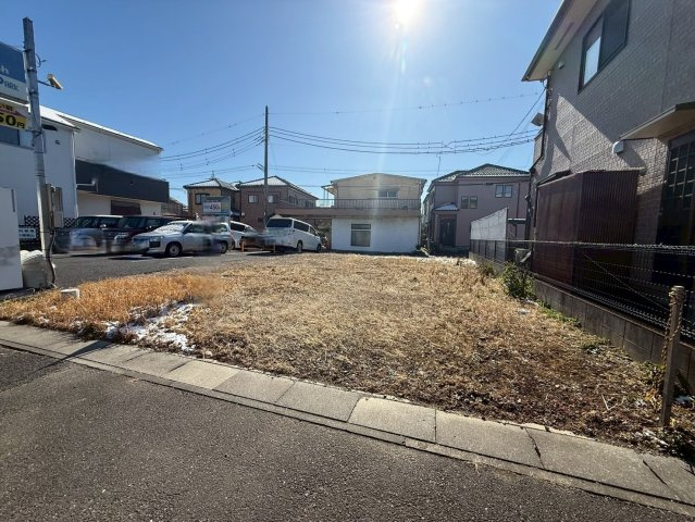南道路に面し陽当り良好！敷地約43坪・自由設計で夢のマイホームはいかがでしょうか！建築条件なし・お好きなハウスメーカーで建築可能です！松之木小学校まで徒歩約5分(350ｍ)、お子様の通学に安心です！