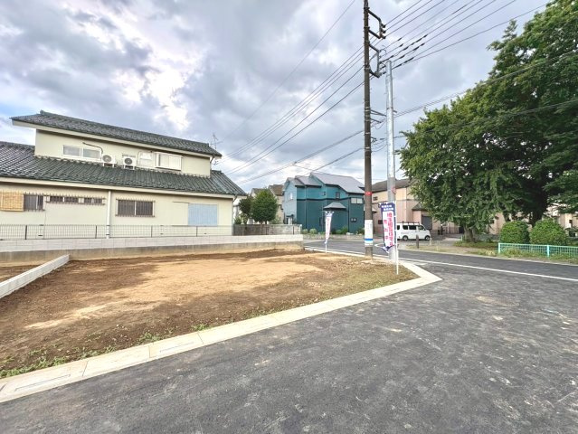 全10区画　　間取り・外観・設備まで自由にプランニング可能。暮らし方に合わせた住まいをご提案できます。花田小学校まで徒歩約4分(270ｍ)、毎日の通学がしやすい住環境です。