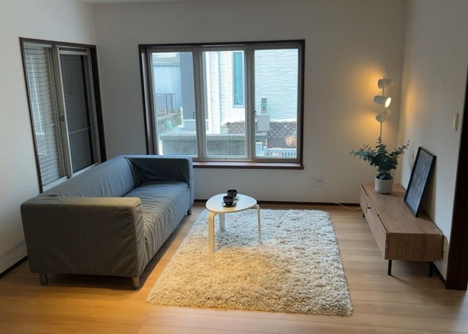 リビングの間取りの種類は大きくわけてリビングとダイニングが別になっているタイプ、リビングダイニング一体型です。どちらも一長一短ですので、家を選ぶ時はその両面をチェックして決めるようにしましょう。