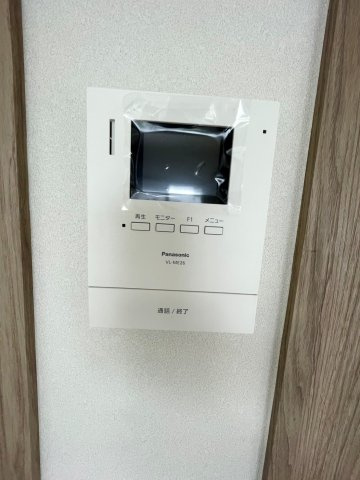 モニター付で顔が見えて安心のインターホン
