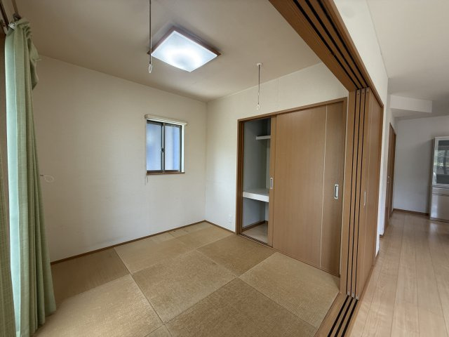 LDKの隣には和室もあります！