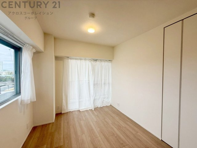 創造性や成長を促す遊びの空間を提供。学習や趣味に集中できる環境を整えます。個別のプライベートスペースは自己表現と自立心を育み、心地よい睡眠環境を整えリラックスできる場所を提供。　