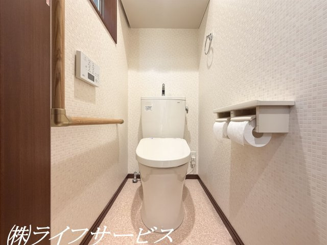 2階温水洗浄便座付トイレ