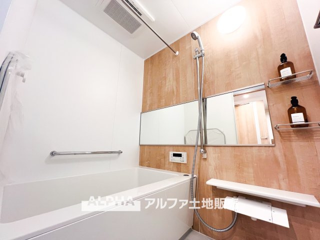 【Bathroom】　◆風呂◆カビが付きにくく軽くこすれば簡単に落ちるお掃除ラクラク仕様です。