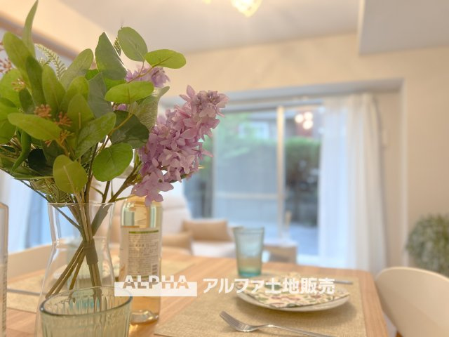 【full　space】　◆気軽に人を招ける◆ゆったりとした住空間に手のぬくもりを感じれるような温かい住まい。そんな環境で暮らしていくうちに僕たちも変わって行く。