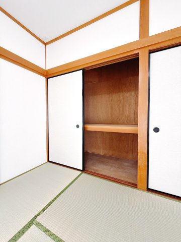 和室の収納になります♪