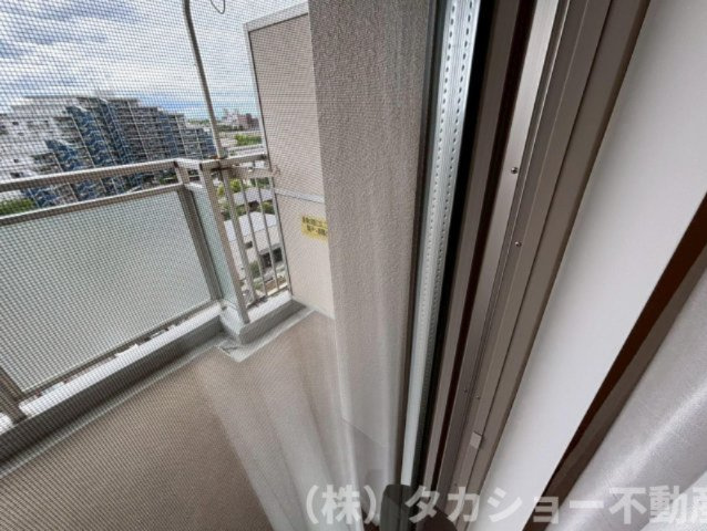 サッシは全てペアガラスになっております!!