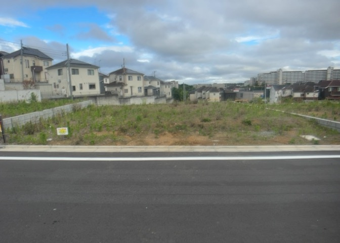 物件の詳細については、現地を見てわかること以外に、役所や法務局などで調べないとわからないことがあります。そのため、現地に行く場合は、もしこの物件を買ったらどのような生活ができるかをイメージしましょう。
