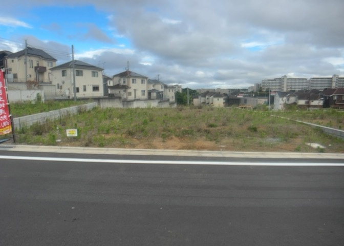 家を建てる前提で土地を探している場合、地盤の丈夫さは譲れない条件の一つです。地盤が脆弱だと追加工事が必要となります。また、過去に地盤沈下や液状化現象を起こした土地は、できるだけ避けた方がいいでしょう。