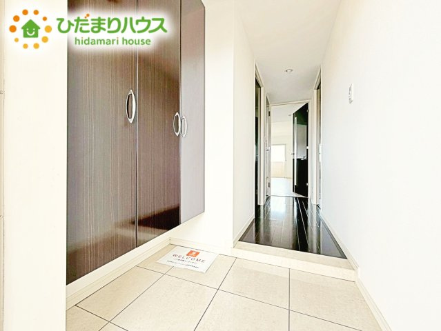 靴で溢れかえっていた玄関も、大きなシューズボックスでスッキリ解決！玄関は「その家の顔」とお考えの方にオススメの広さです。