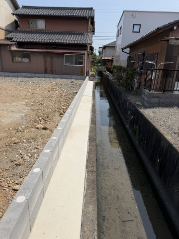 西側水路