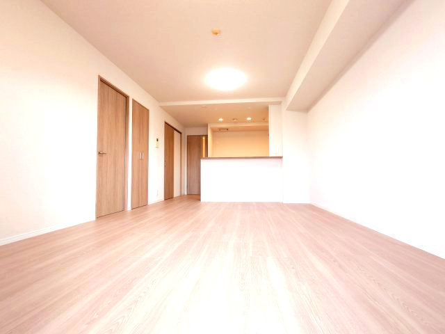 【リノベーション仕様】ＬＤＫ15帖以上！全居室フローリング、洋室3部屋あります♪