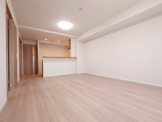 【リノベーション仕様】ＬＤＫ15帖以上！全居室フローリング、洋室3部屋あります♪