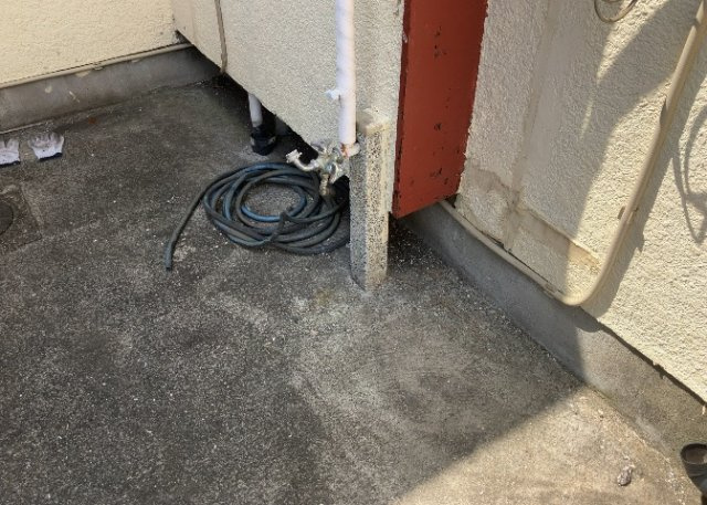 敷地内に散水栓や立水栓があると便利です。水道水を直接利用できるため、水を運ぶ手間を省くことが出来ます。大量の水を必要とする洗車作業や清掃などに役立ちます。その他設備とあわせて、現地でご確認ください。