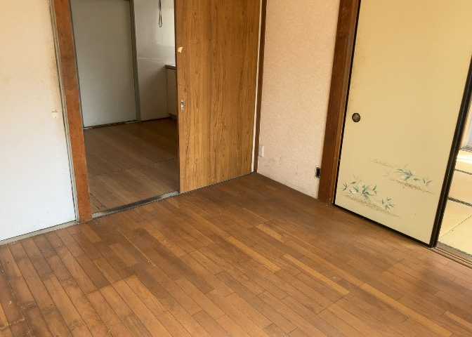 L型アイランドタイプは、キッチンからダイニングにもリビングにも目が行き届くので、とても使いやすい配置です。L字型独立タイプは、キッチンを独立させてるためLDKというよりもLDといった様なイメージです。