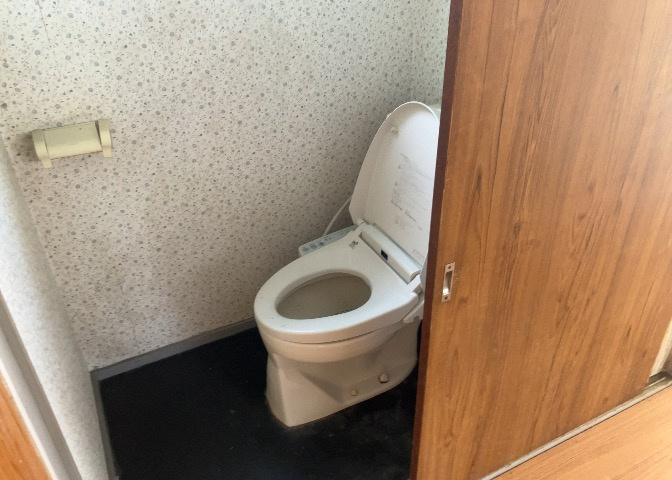 トイレは大きさや形、機能、抗菌性などが異なる多種多彩なタイプが各メーカーから出ています。それぞれに良さがあるため、事前にどういったタイプのトイレがいいのかをご家庭内で決めて、内見に行くといいでしょう。