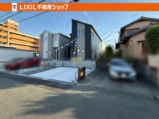 駐車3台OK！交通量が少ないので車の出し入れが楽々です。