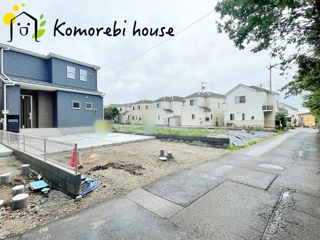 前面道路含む現地写真です