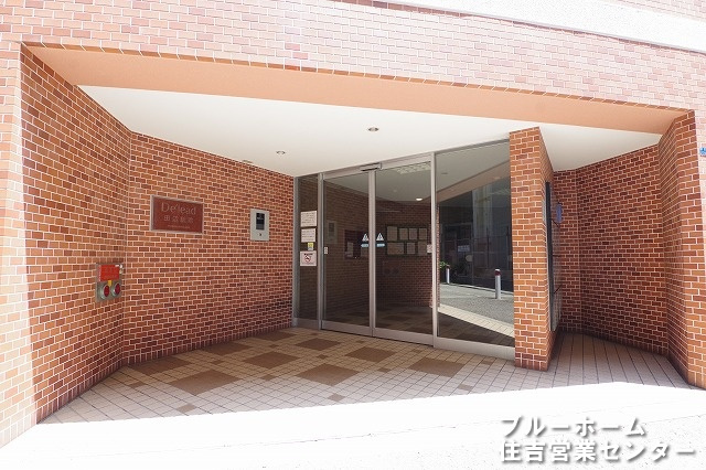オートロック付きで安心のエントランスです！