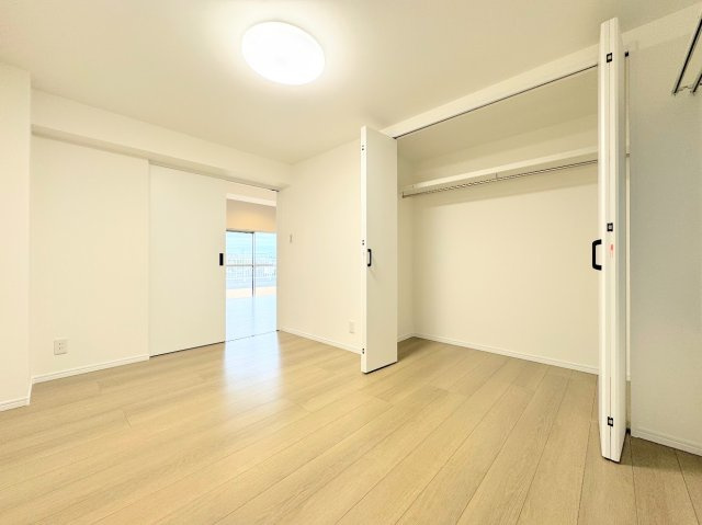 ◆柔らかい陽光が差し込む明るいお部屋を演出する設計。彩光の取れる窓が気持ちの良いお部屋を創り上げます。