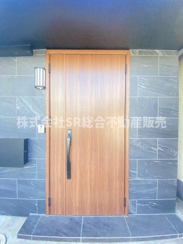 玄関ドアは開け閉めが楽なリモコンキーです！