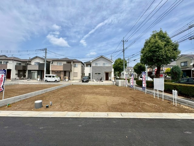A区画　バス停から徒歩4分！閑静な住宅地、角地！花田小学校まで徒歩2分(約160ｍ)お子様の通学は安心！スーパーマルサン越谷花田店徒歩5分(350ｍ)お買い物は近くて便利！お気軽にお問い合わせください