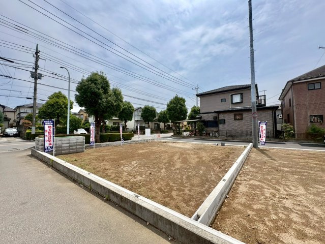 A区画　バス停から徒歩4分！閑静な住宅地、角地！花田小学校まで徒歩2分(約160ｍ)お子様の通学は安心！スーパーマルサン越谷花田店徒歩5分(350ｍ)お買い物は近くて便利！お気軽にお問い合わせください