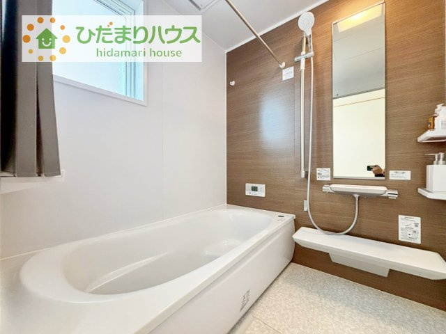 疲れが癒せる大きなバスタブ♪帰りが遅いご家族の方も気持ちよく入浴頂ける追焚き機能など設備も整っております(^^)/