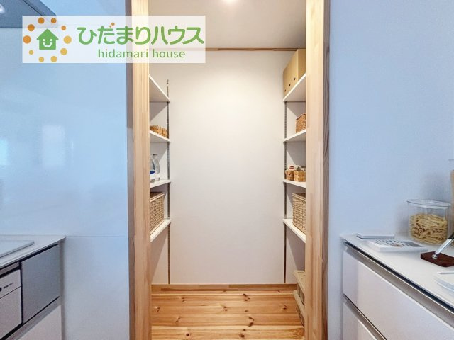 パントリー完備で散らかりがちなキッチン回りもラクラクお片付けできちゃいます！(*^-^*)
