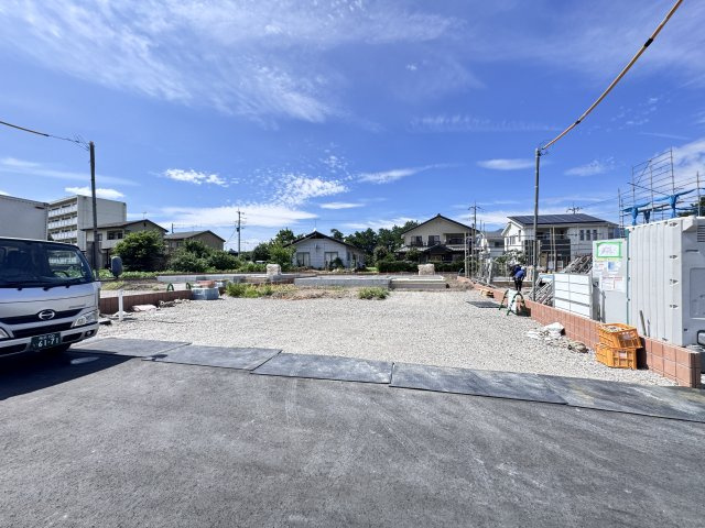 現地写真　駐車スペースは並列4台分可能です！     　