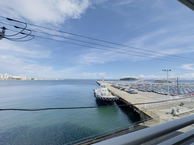 北側バルコニーからの眺望　海が一望できます