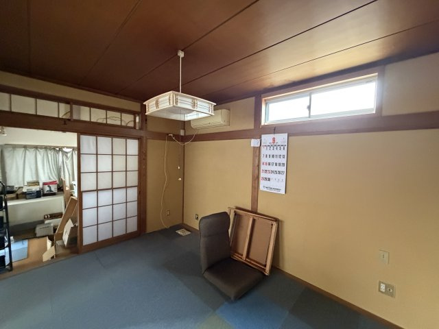 畳の心地よさを残した、多目的に使える落ち着いた和室