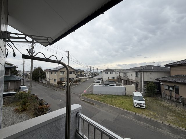 バルコニーからは周辺の街並みや空を遮るものなく見渡せます