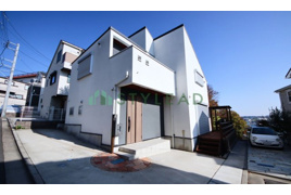 横浜市中区滝之上の中古戸建ての外観