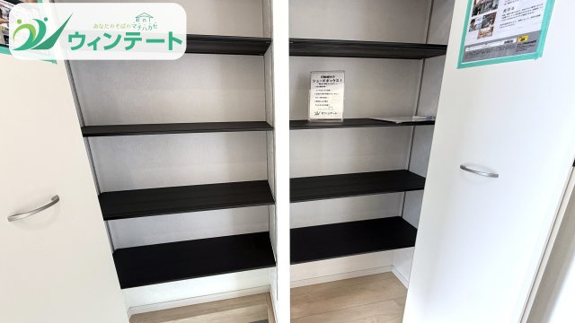 収納たっぷりの玄関で、靴やお出かけ用品をすっきり整理。いつでも気持ちの良い空間を保てます。