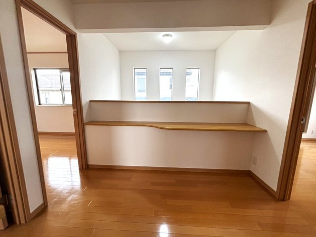 2階：カウンター付きホール
