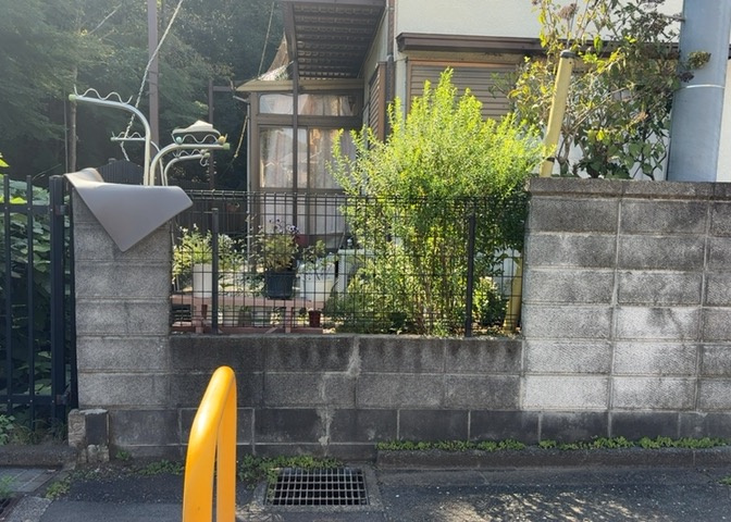 土地を買う際、住む地域の自治体や福祉の補助制度にも注目してみましょう。子供や老人の医療補助やゴミ出しのルールなど、自治体によってルールに大きな違いがあるため、暮らしやすい土地で判断するとよいでしょう。