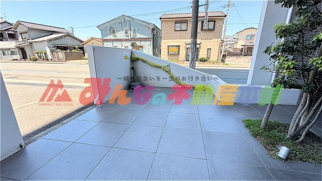敷地内にゴミステーションあります