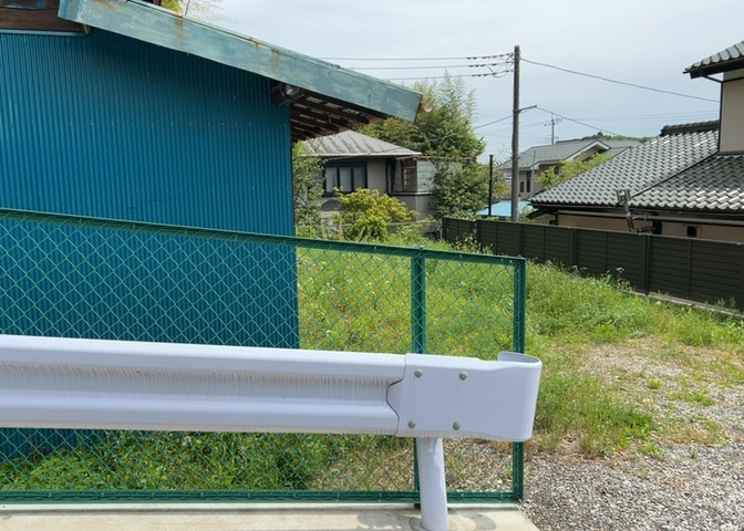 隣家の土地はどうなっているのか、生活利便施設が近くにあるのか、学校まで近いかなど、お客様のライフスタイルにあわせたイメージが重要です。また、近くにあると困る施設が近くにないかも確認するといいでしょう。
