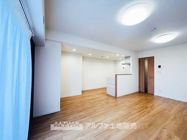 【clear　the　mind】◆暮らしが整う空間◆　ゆとりのある住空間と、どこか安心感のある佇まい。　ここで過ごす日々が、自分たちらしい暮らしへと自然に導いてくれる。