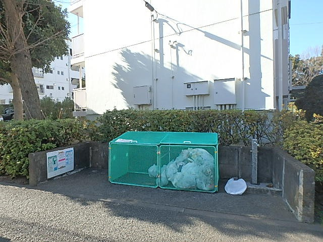 敷地内ゴミ置場