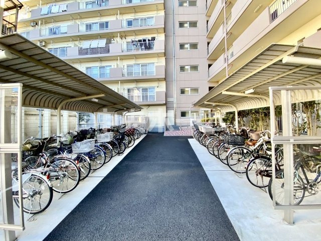 【自転車置き場】最新の空き状況や費用などの詳細は担当スタッフまでお問い合わせください。