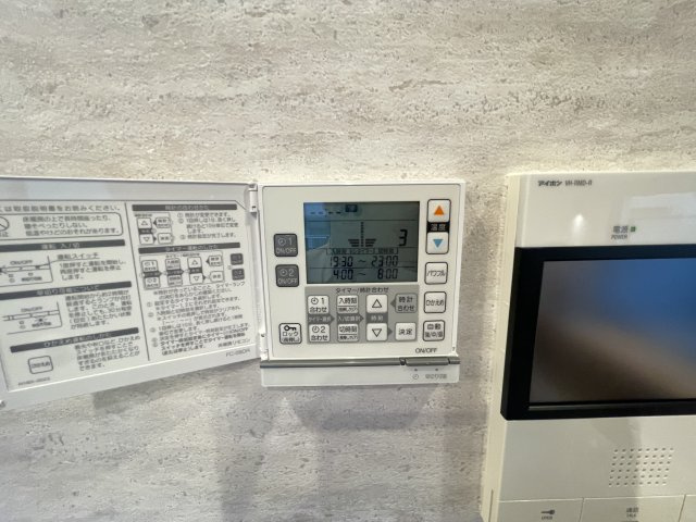 床暖房付きで、寒い冬でも足元から温まります。　