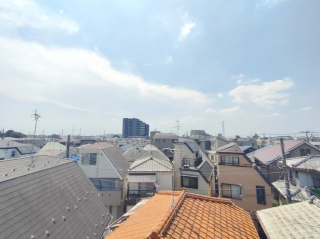 【眺望？】　どこまでも広がる青空の下、限りない開放感を味わえる空間です。