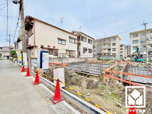 阪急神戸本線「園田」駅まで徒歩19分、JR東西線「加島」駅まで徒歩29分の立地。