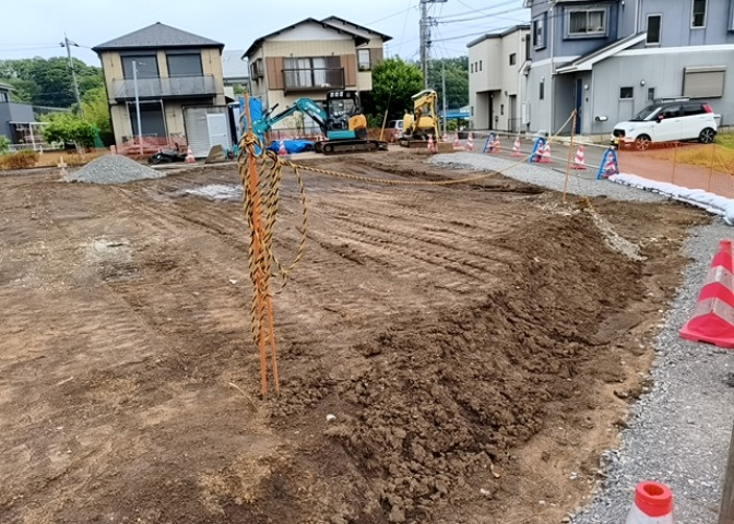 隣家の土地はどうなっているのか、生活利便施設が近くにあるのか、学校まで近いかなど、お客様のライフスタイルにあわせたイメージが重要です。また、近くにあると困る施設が近くにないかも確認するといいでしょう。