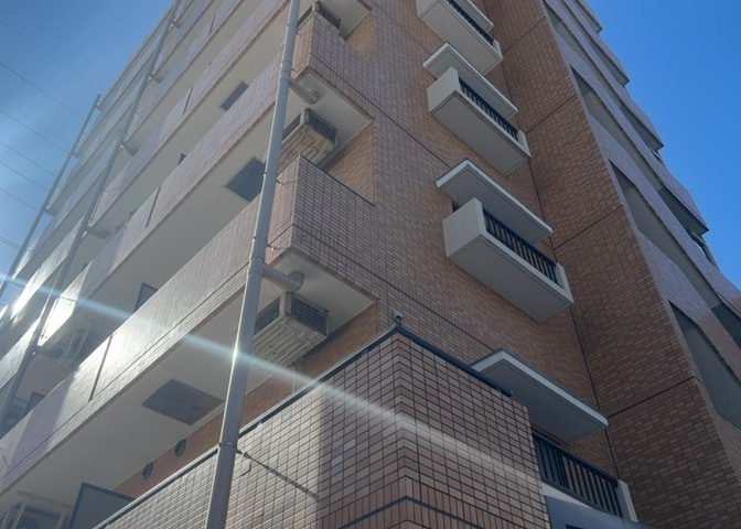 マンションの駐輪場は、事前に空きがあるか確認を取ると安心です。せっかく入居したのに駐輪スペースがない！なんてことになったら大変ですよね。そこで、内見時や購入前にはまず事前に確認しておくと良いでしょう。