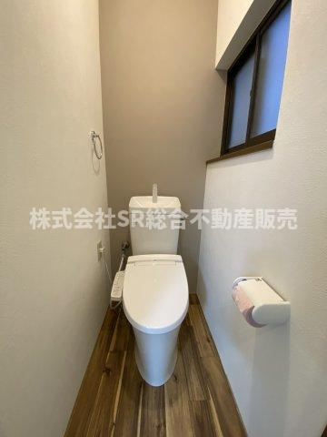 温水洗浄便座もございます♪